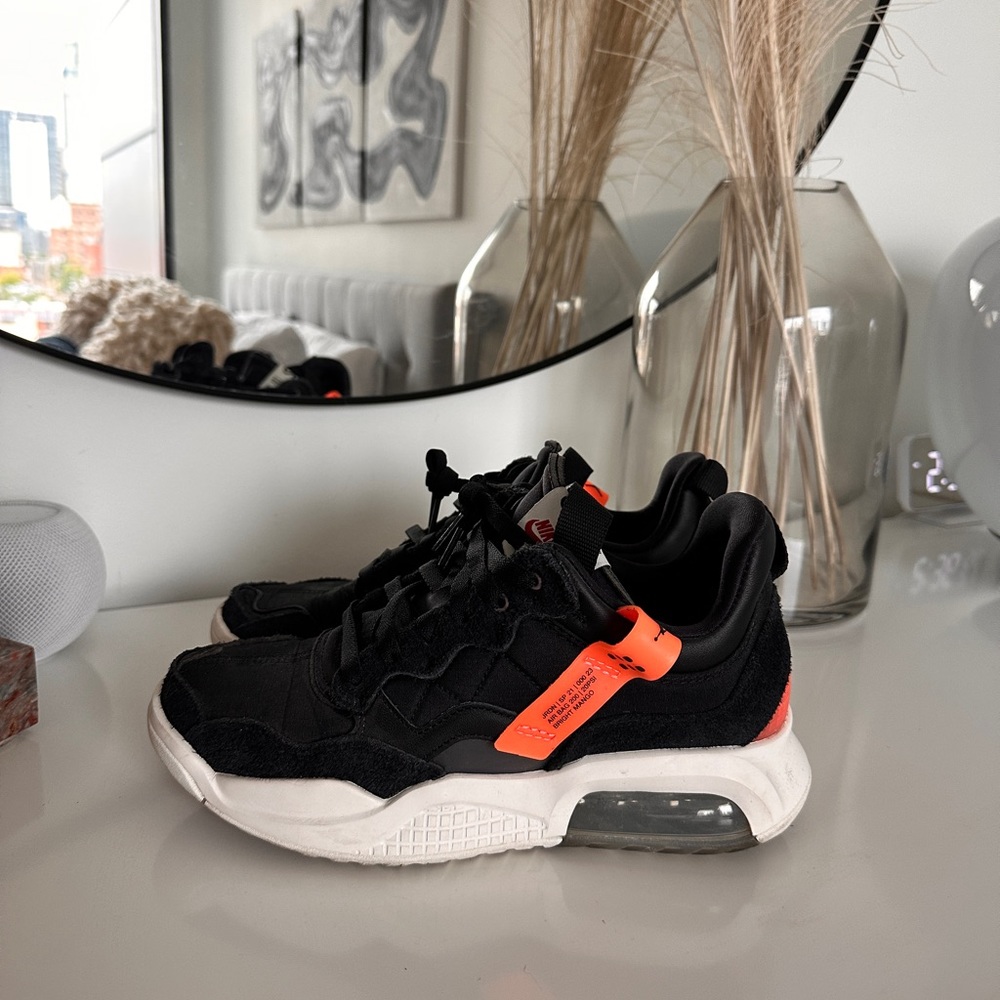 Jordan ma-2 black